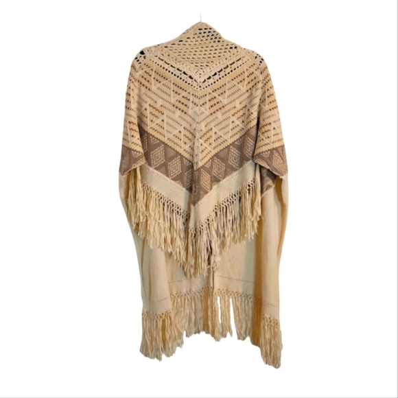 Anthropologie Calipatria Poncho by Moth with Fringe Detail Neutral Tan Cream EUC - Picture 2 of 9